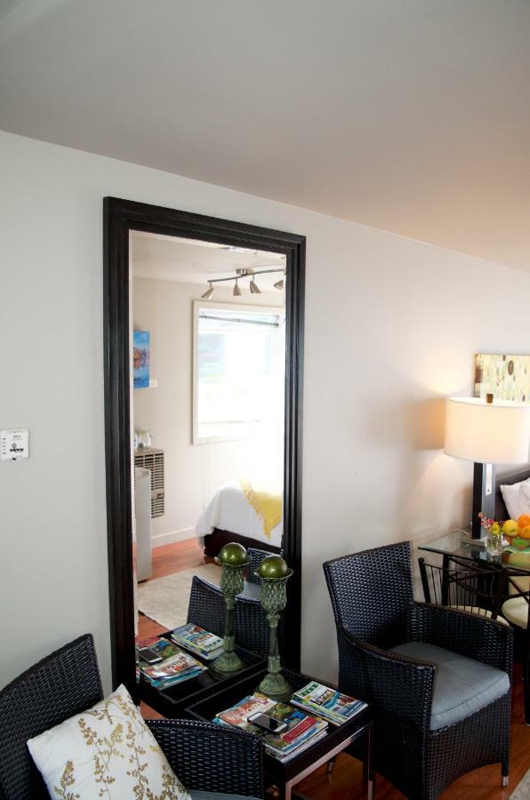 A Float Home B&B In Fisherman'S Wharf Victoria Esterno foto