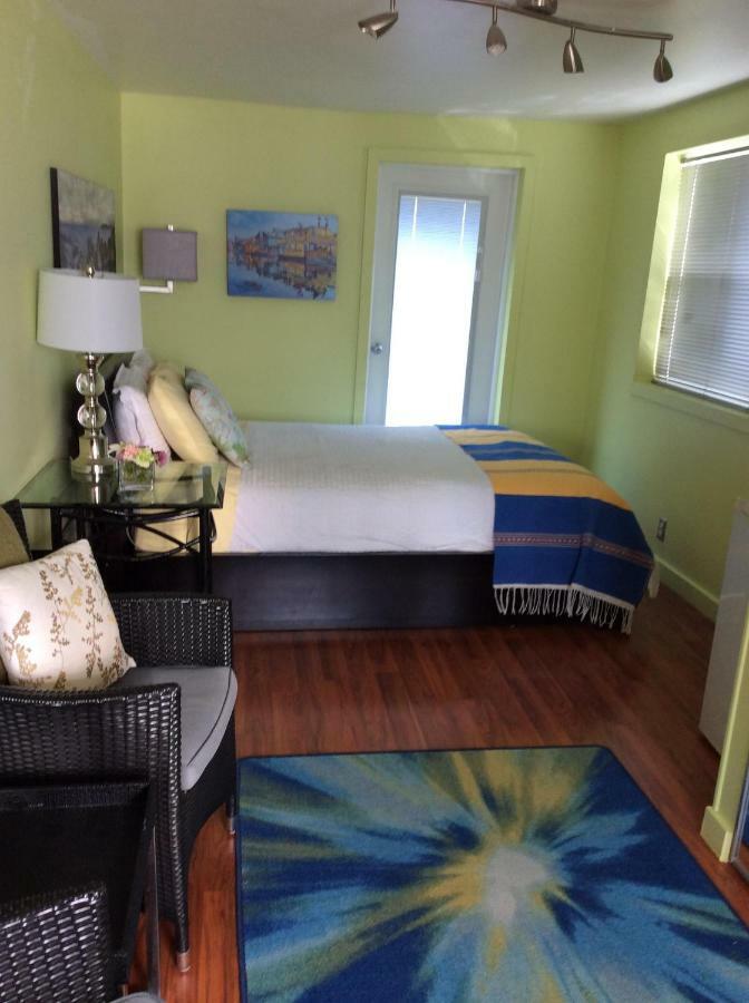A Float Home B&B In Fisherman'S Wharf Victoria Esterno foto