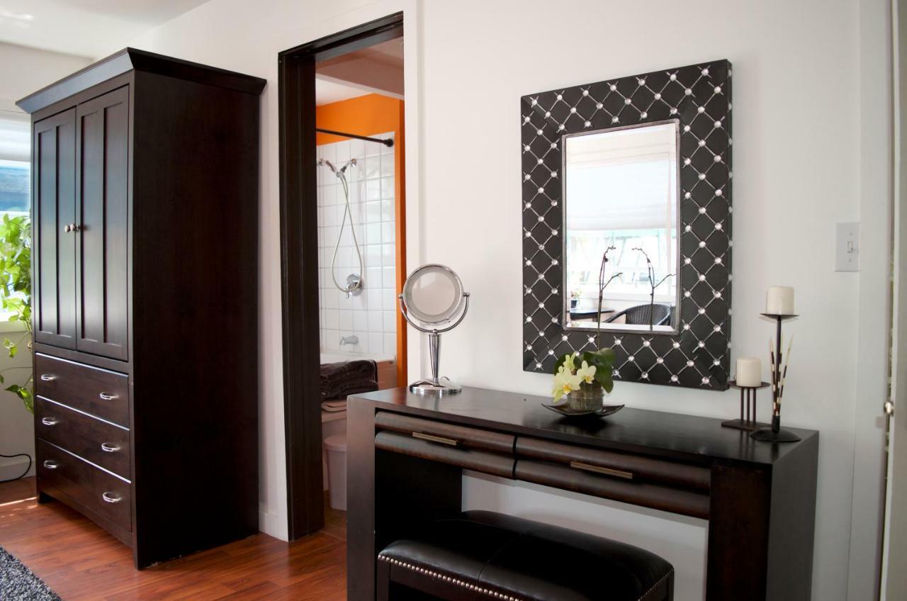 A Float Home B&B In Fisherman'S Wharf Victoria Esterno foto